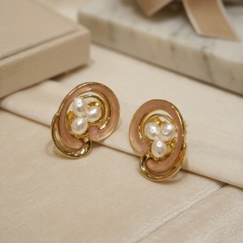 Vintage Pink Enamel Faux Pearl Swirl Clip on Earrings Gold Tone Retro 80s 90s
